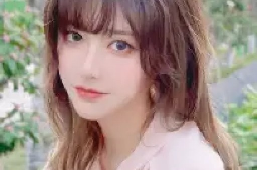 当年她因败坏印小天而走红得以嫁给大导演多年过去现状如何？